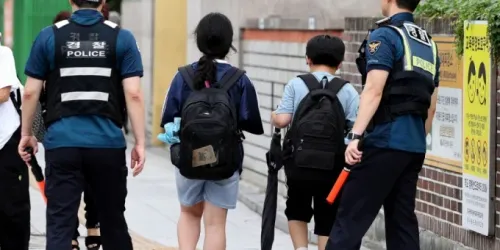 "우울해 보여서"…초등생 집으로 유인한 60대 여성, 경찰 조사